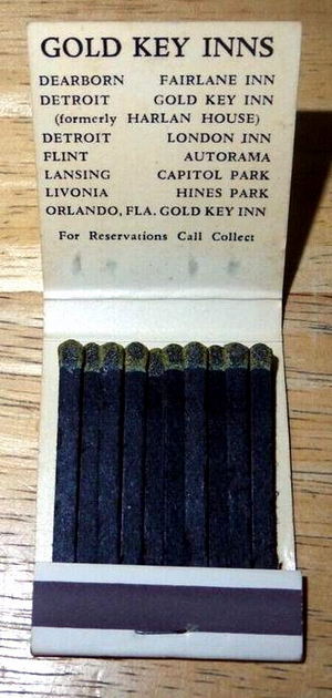 Park Plaza Motor Hotel - Matchbook For Gold Key Inns (newer photo)